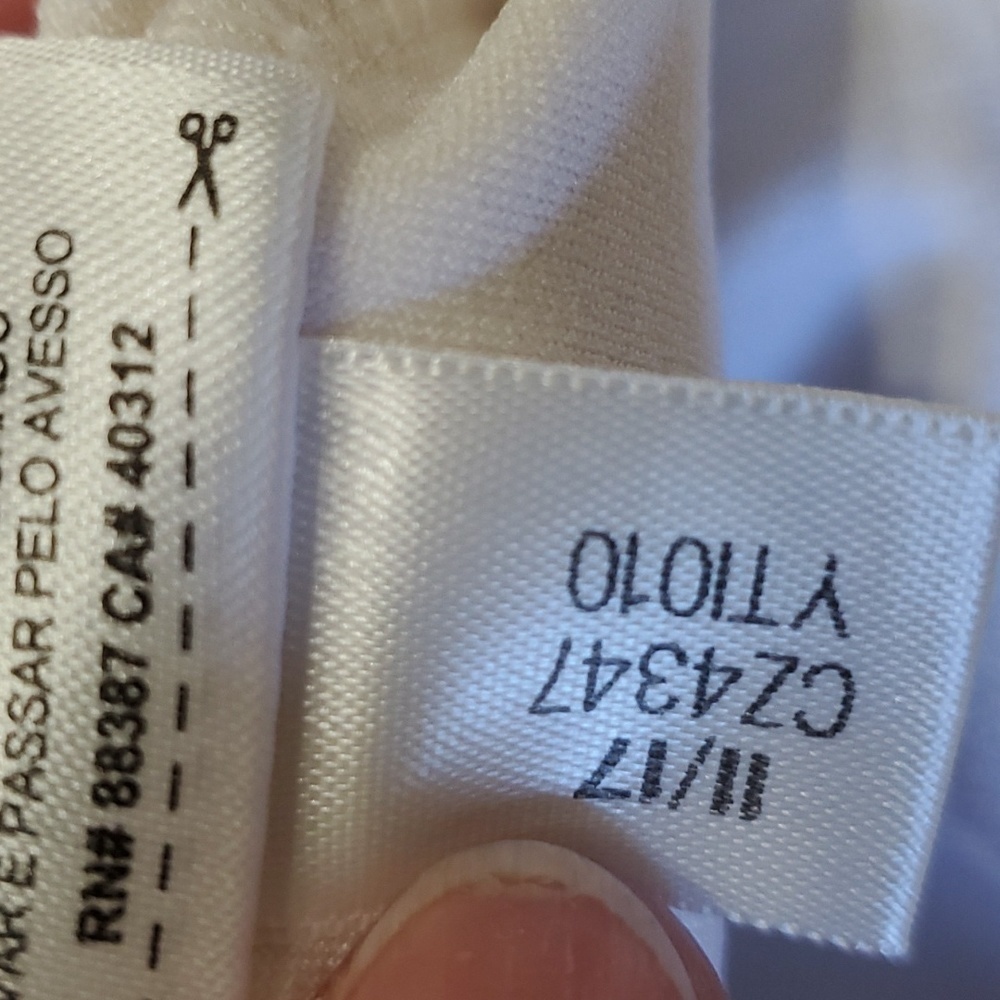 ADIDAS, WOMEN'S Golf vest. White zip up. 2 pockets.‎ Size medium. - Picture 13 of 14
